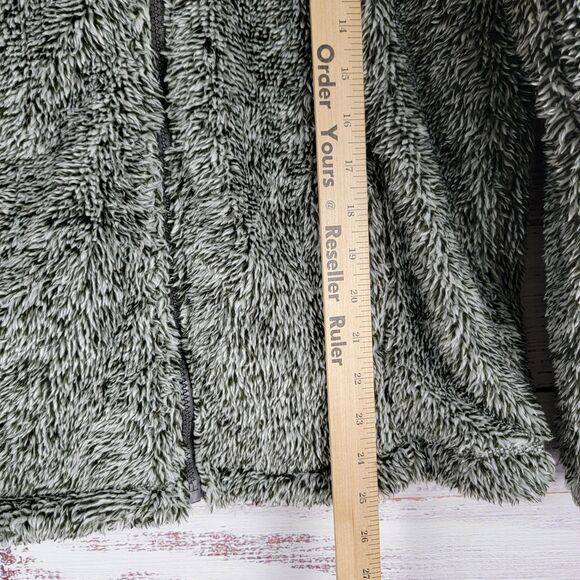 Disney Disneyland Fuzzy Fleece Jacket Womens Sz S Gray Embroidered Logo Full Zip - Picture 3 of 10